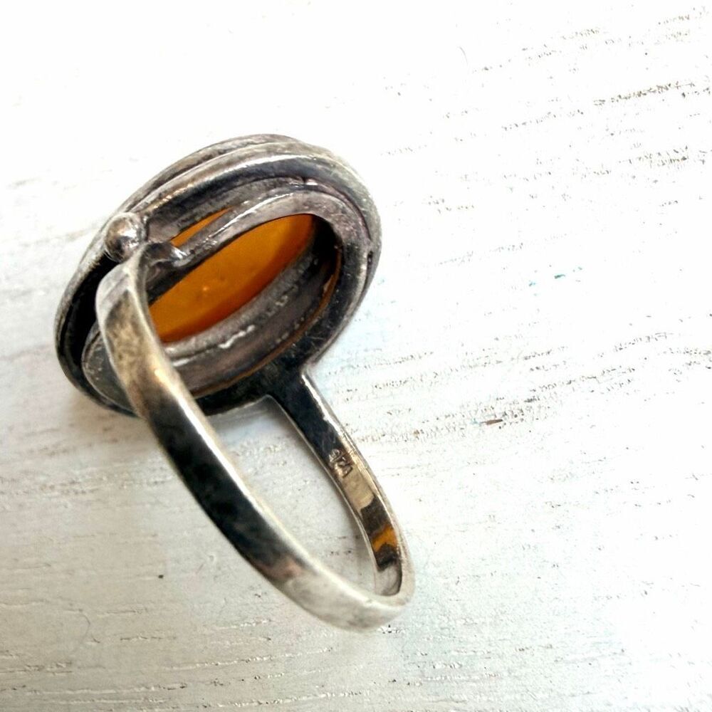 Vintage Sterling Silver Amber Cabochon Ring - Picture 4 of 13